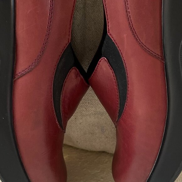 Dansko Woman's Burnish Red Leather Mules/Clogs Sz 9.5-10 - Picture 6 of 14